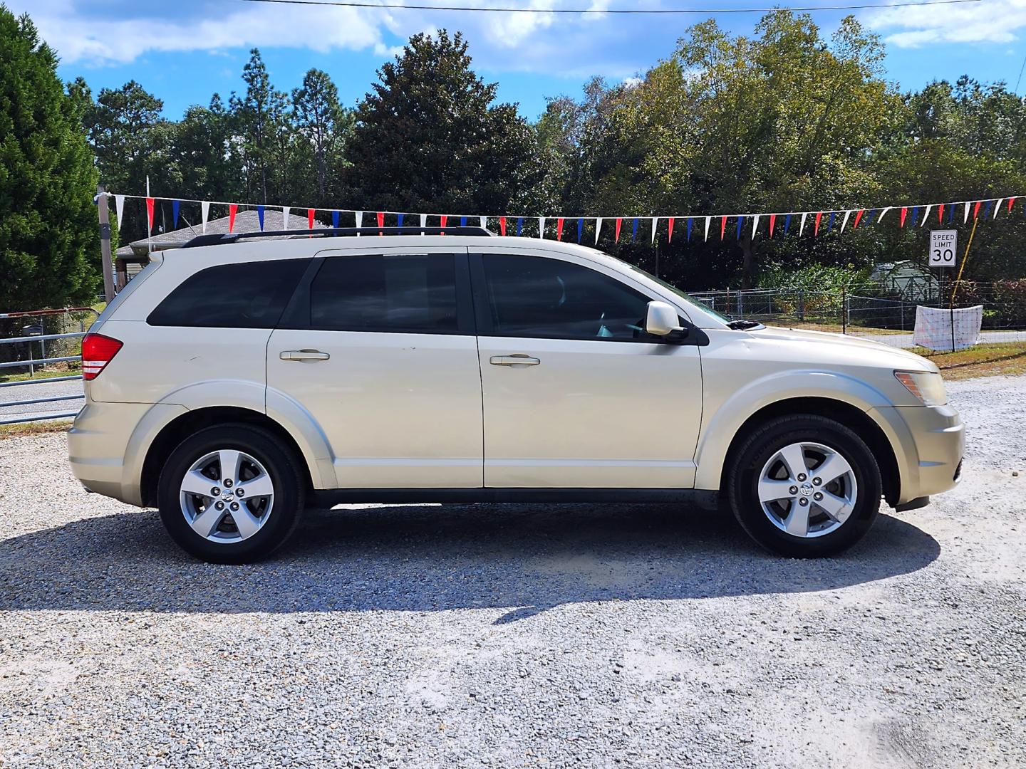 2010 Biege Dodge Journey SXT (3D4PG5FV1AT) with an 3.5L V6 SOHC 24V engine, 6-Speed Automatic transmission, located at 18001 Kellogg Rd, Saucier, MS, 39574, (228) 832-1441, 39.421459, -76.641457 - THIRD ROW !! 2010 DODGE JOURNEY SXT – It's A CARFAX Well-Maintained Vehicle! – CARFAX GREAT-VALUE Vehicle! – DODGE Strong! - V6! 3.5L SOHC 24V – Runs GREAT - Just Serviced! – AUTOMATIC Transmission – Ice COLD A/C with Rear Controls – AM // FM // - Photo#2